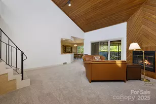 25 Westridge Ct, Hendersonville, NC 28791 - Photo 4