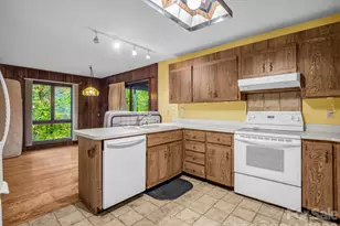 421 Chickadee Ln, Brevard, NC 28712 - Photo 10