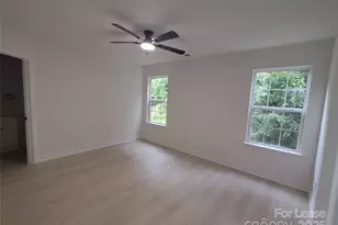 1457 Mandy Pl Ct, Charlotte, NC 28216 - Photo 6