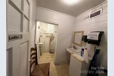 410 E Fleming Drive, Morganton, NC 28655 - Photo 44