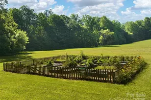 599 Red Fox Ln, Flat Rock, NC 28731 - Photo 8