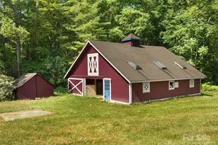 599 Red Fox Ln, Flat Rock, NC 28731 - Photo 2