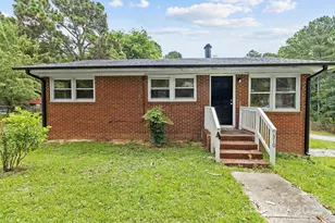 310 Cedarwood St, Spring Lake, NC 28390 - Photo 2