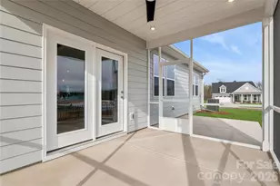 955 Exeter Dr, Sherrills Ford, NC 28673 - Photo 4