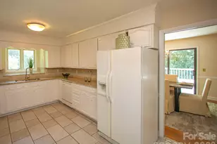 10401 Andiron Dr, Matthews, NC 28105 - Photo 12