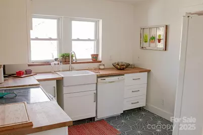 355 Walnut Avenue, Spruce Pine, NC 28777 - Photo 10