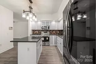 946 Laurelwood Dr, Clover, SC 29710 - Photo 10