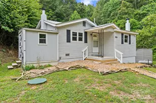 530 Rebel Ridge Rd, Marshall, NC 28753 - Photo 10