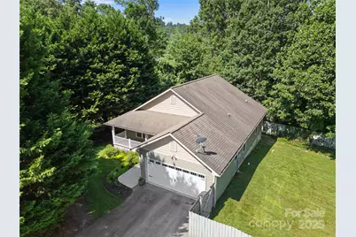 690 Mountain Road, Hendersonville, NC 28791 - Photo 4