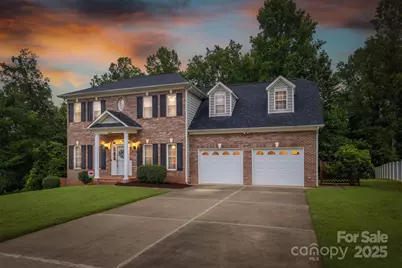 2640 Ironwood Drive, Hickory, NC 28602 - Photo 2