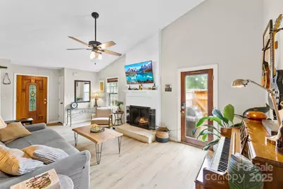 804 Bradford Woods Drive, Charlotte, NC 28209 - Photo 8