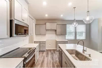 3916 Cheyney Park Drive, Charlotte, NC 28269 - Photo 10