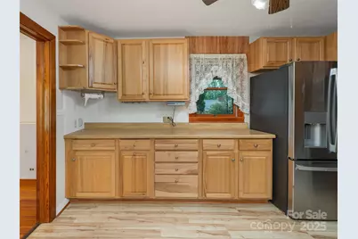 12 Robertson Street, Burnsville, NC 28714 - Photo 12