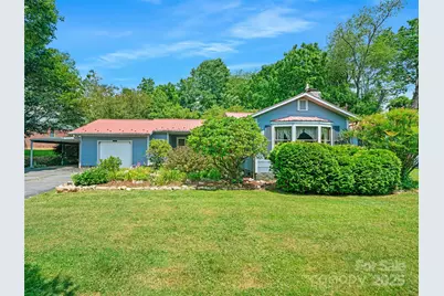 12 Robertson Street, Burnsville, NC 28714 - Photo 1