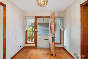 12 Robertson St, Burnsville, NC 28714 - Photo 4