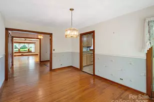 12 Robertson St, Burnsville, NC 28714 - Photo 8