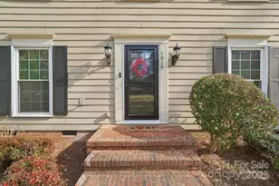 3016 Heathcroft Ct, Charlotte, NC 28269 - Photo 8