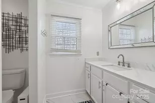 3016 Heathcroft Ct, Charlotte, NC 28269 - Photo 32