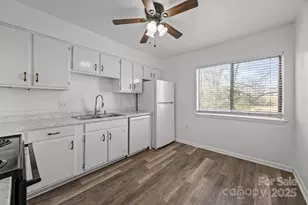 4902 Spring Lake Dr, Charlotte, NC 28212 - Photo 10