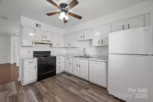 4902 Spring Lake Dr, Charlotte, NC 28212 - Photo 8