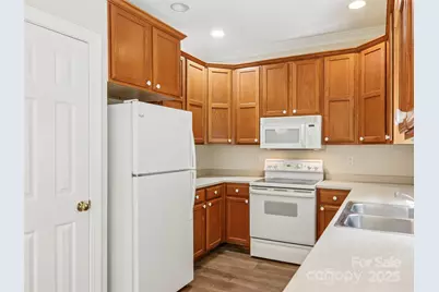 888 West Pointe Drive, Asheville, NC 28806 - Photo 16