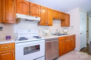 1216 Ogden Pl, Charlotte, NC 28213 - Photo 12