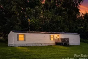 492 Chestnut Mountain Rd, Spruce Pine, NC 28777 - Photo 2