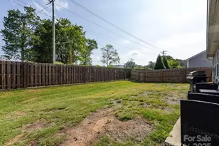 4231 Mackinnon Dr, Charlotte, NC 28214 - Photo 32