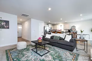 4231 Mackinnon Dr, Charlotte, NC 28214 - Photo 10