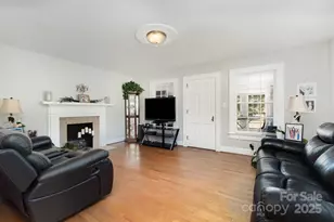 761 N Center St, Statesville, NC 28677 - Photo 8