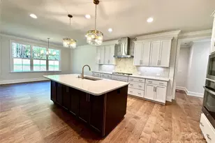 125 Crestview Ln, Troutman, NC 28166 - Photo 6