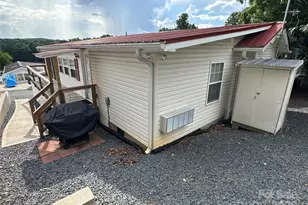 122 Maple St, New London, NC 28127 - Photo 32