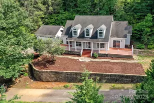 402 Sweetbriar Rd N, Lake Lure, NC 28746 - Photo 1