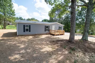 1909 Parkwood Dr, Lenoir, NC 28645 - Photo 2