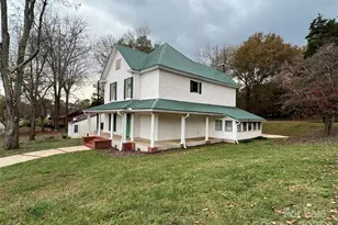 171 N Mitchell St, Rutherfordton, NC 28139 - Photo 2