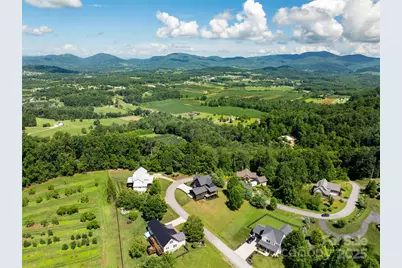 253 Eagles Eye Drive, Hendersonville, NC 28792 - Photo 34