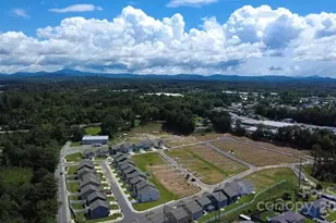 5 Caroline Vly Ln, Hendersonville, NC 28792 - Photo 2