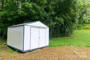 40 Double Island Rd, Burnsville, NC 28714 - Photo 28