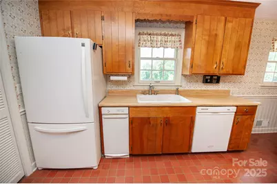 312 Lister Road, Landrum, SC 29356 - Photo 16