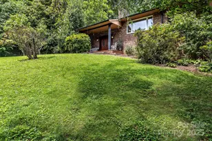 31 Mark Twain Rd, Asheville, NC 28805 - Photo 2