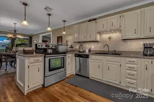 31 Mark Twain Rd, Asheville, NC 28805 - Photo 16