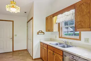 110 Pinellas Ln, Waynesville, NC 28785 - Photo 16