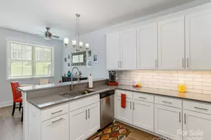 37 Thornes Ln, Asheville, NC 28805 - Photo 14