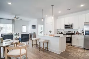 1302 Dallas Cherryville Hwy, Dallas, NC 28034 - Photo 2