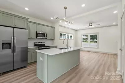 439 W Norment Avenue, Gastonia, NC 28052 - Photo 4