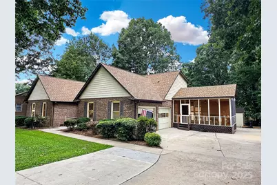 3245 15th Street NE, Hickory, NC 28601 - Photo 1