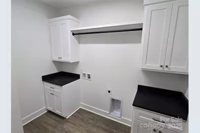 768 8th Street NE, Hickory, NC 28601 - Photo 12