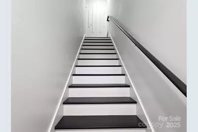 768 8th Street NE, Hickory, NC 28601 - Photo 16