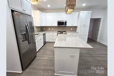 768 8th Street NE, Hickory, NC 28601 - Photo 8