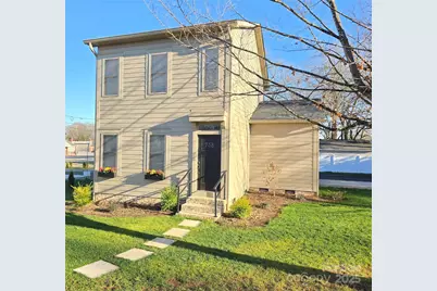 768 8th Street NE, Hickory, NC 28601 - Photo 1